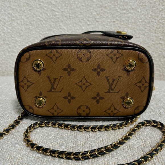 Authentic Louis Vuitton Vanity PM - Picture 7 of 10